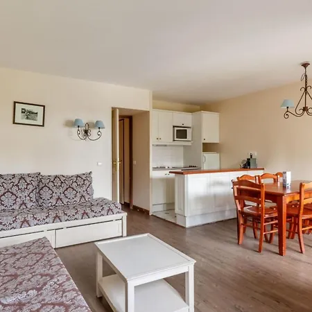 Appartement 2-br In A With Pool - - Welkeys *