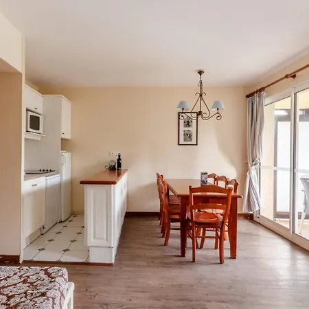2-br In A With Pool - - Welkeys *