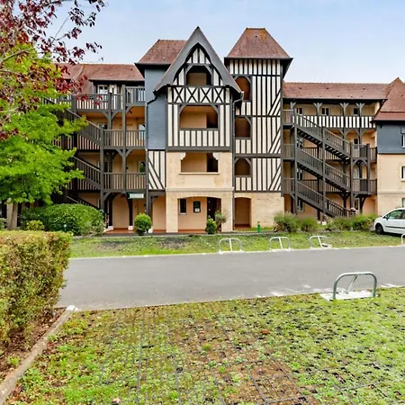 2-br In A With Pool - - Welkeys Apartment
