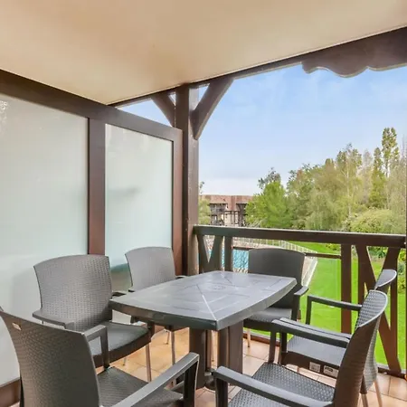 2-br In A With Pool - - Welkeys Deauville